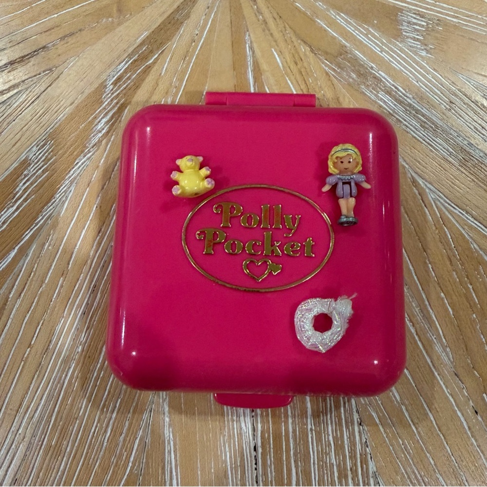1989 COMPLETE Partytime Surprise with bear & tutu Polly Pocket Bluebird